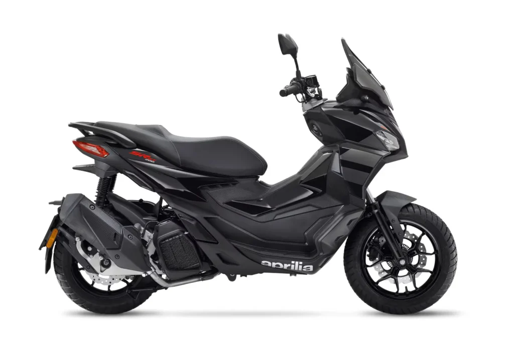 Aprilia_SR-GT_200_black_1350x900